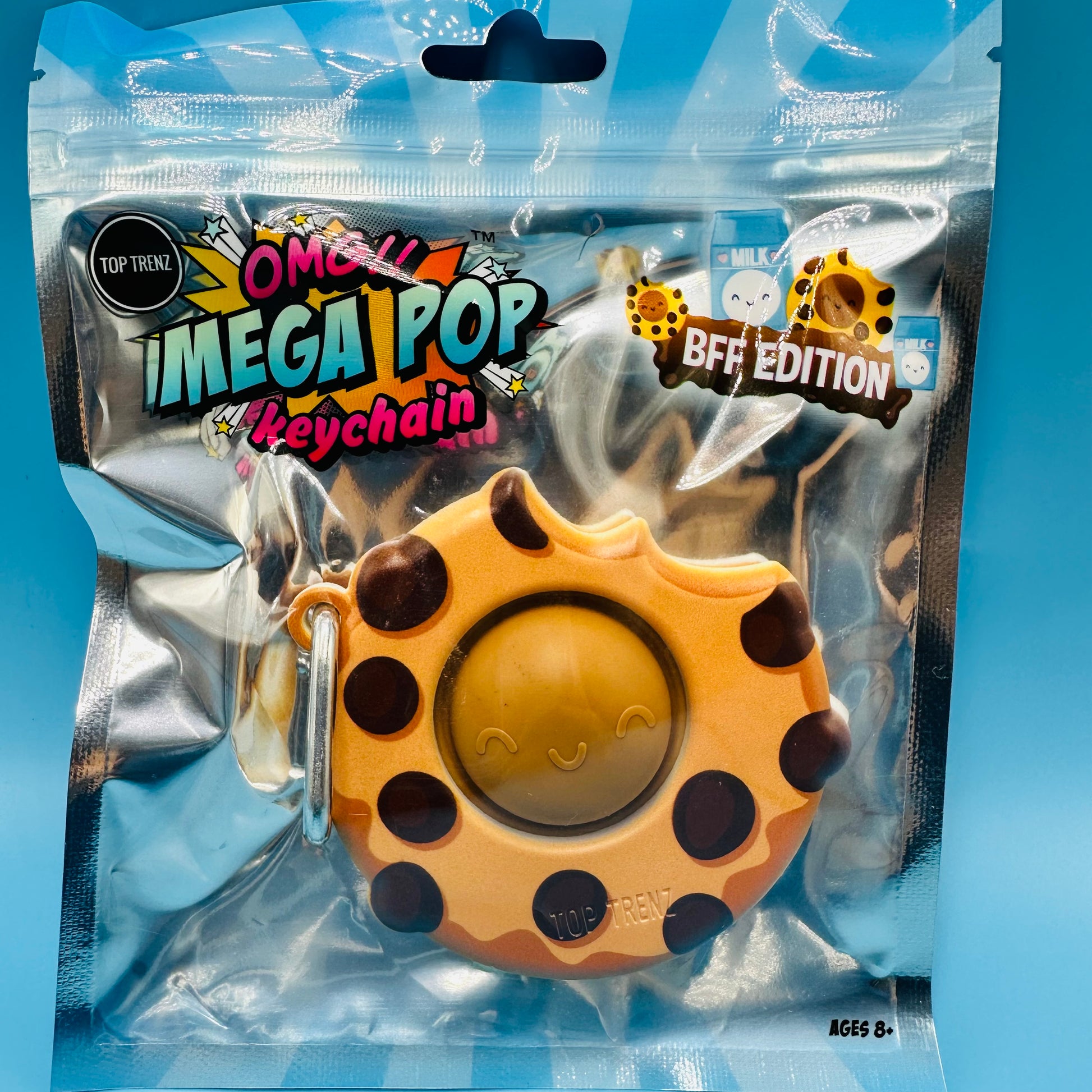 OMG Mega Pop - Cupcake Keychain