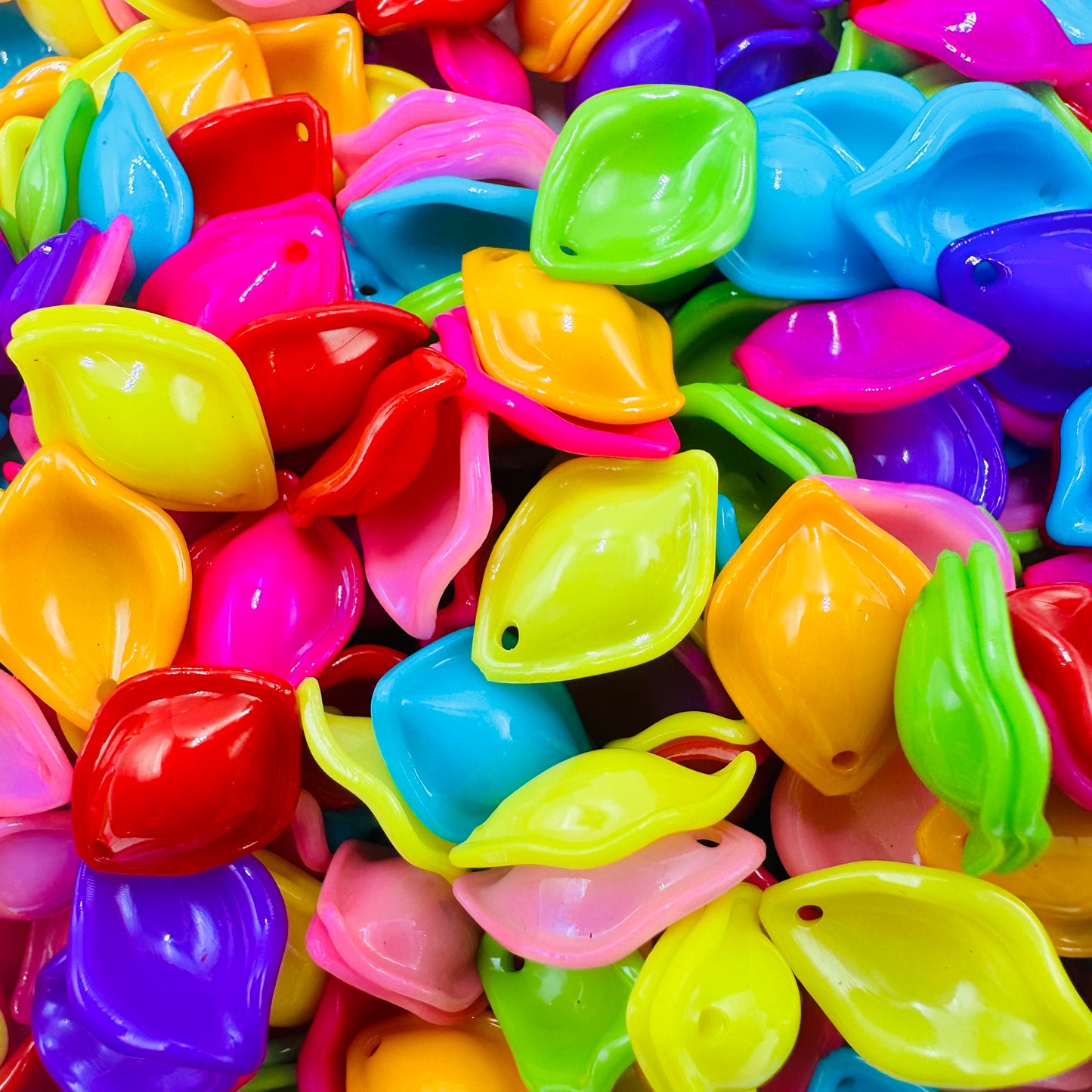 Plastic Mixed Color Leaf Charms